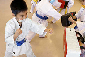 キッズクラス ミット練習3